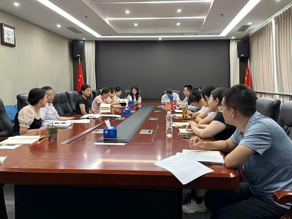 向身邊“四好”黨員學習  爭當改革發(fā)展排頭兵 ——農(nóng)墾中心第一黨支部組織“四好”黨員榜樣宣講活動